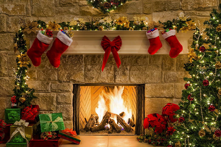Christmas Tree with Presents, christmas, merry christmas, happy, lights Free HD Wallpaper