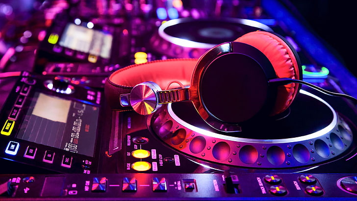 Best DJ Speakers, closeup, indoors, record, turntable Free HD Wallpaper