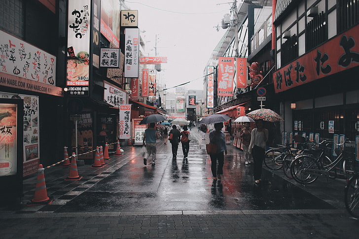 Japan Night Street Rain, walking, japanese, group of people, communication Free HD Wallpaper