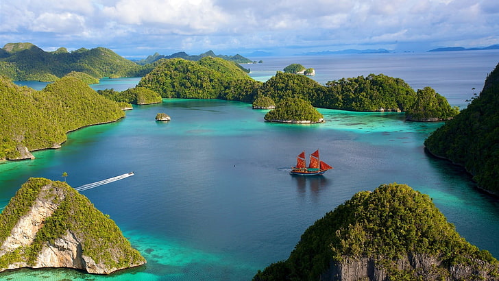 Raja Ampat Archipelago, lagoon, trees, water, clouds Free HD Wallpaper