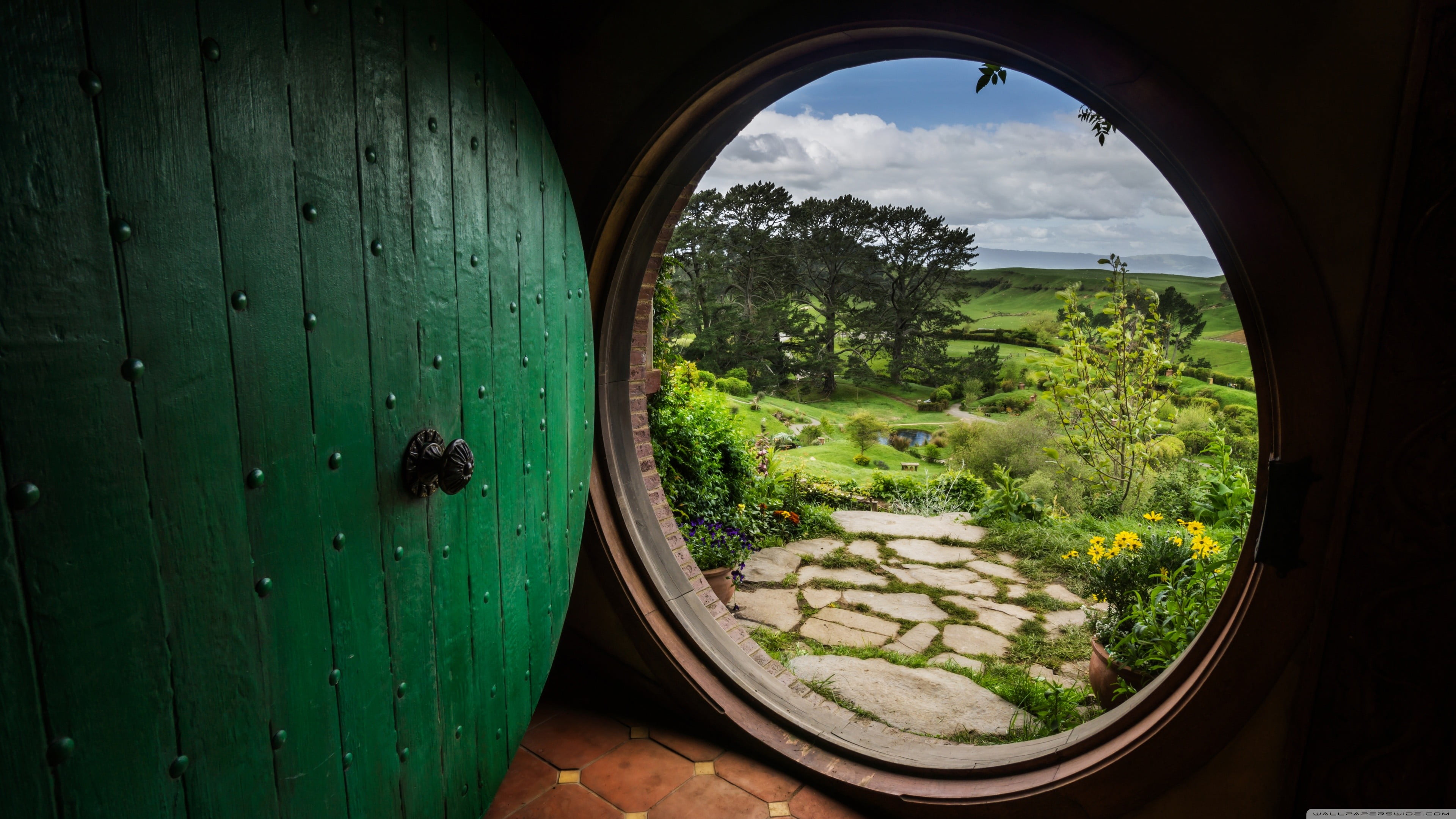 Hobbit Motel New Zealand, the hobbit, grass, green color, hobbits