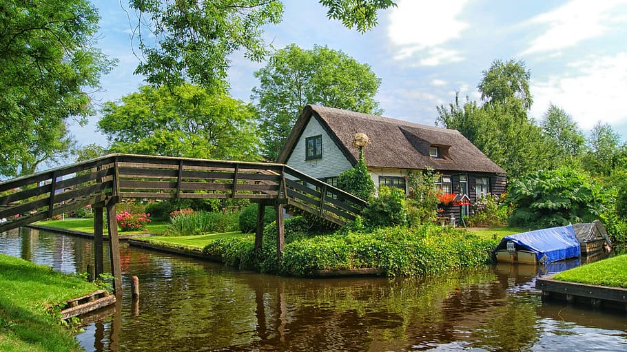 Giethoorn Netherlands, green color, lake, tourist, countryside Free HD Wallpaper