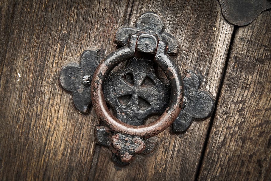 Antique Door Handles, rusty, traditional, closed, church Free HD Wallpaper