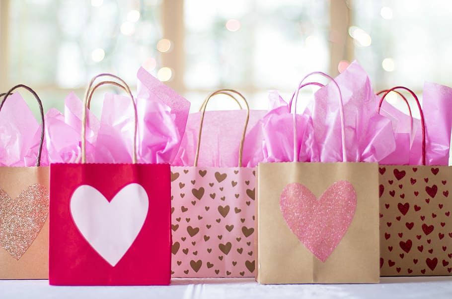 Birthday Gift Bags, love tissue, buy, valentines day  holiday, pink Free HD Wallpaper