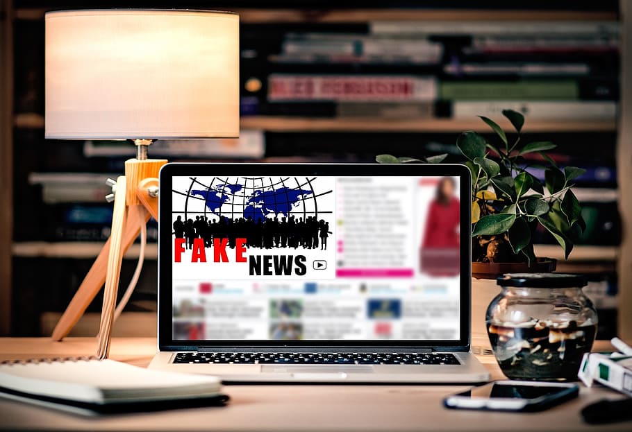 Fake News and Media, message, network, spread, computer network Free HD Wallpaper