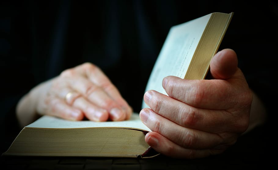 Vintage Books, black background, wood  material, analyzing, pitched