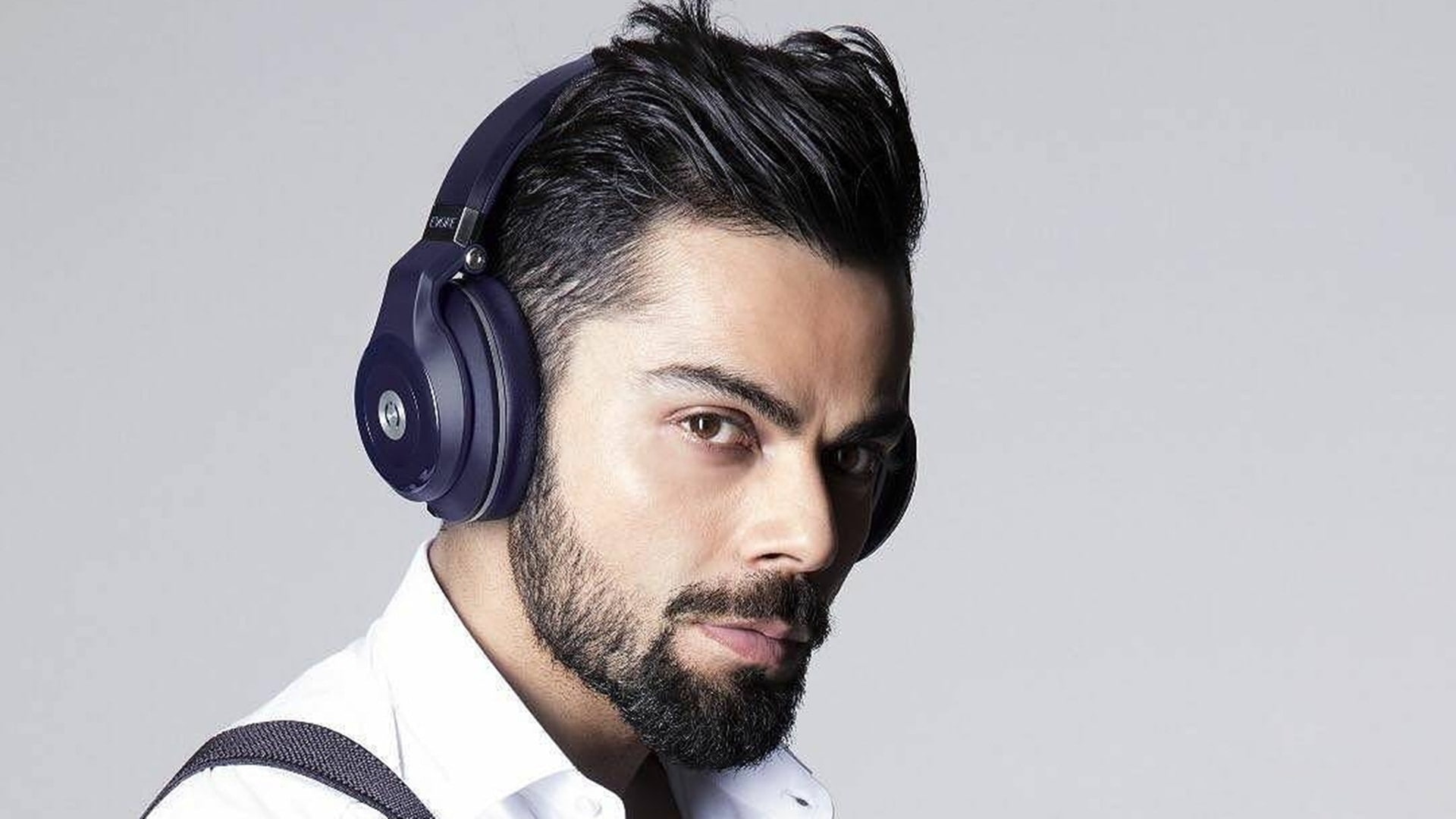 Virat Kohli Anushka Sharma, men, males, looking at camera, music