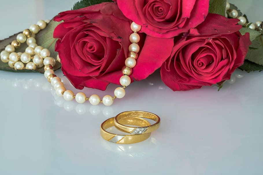 Modern Rose Gold, pearl jewelry, scratches on rings, 30 years of marriage, golden rings Free HD Wallpaper