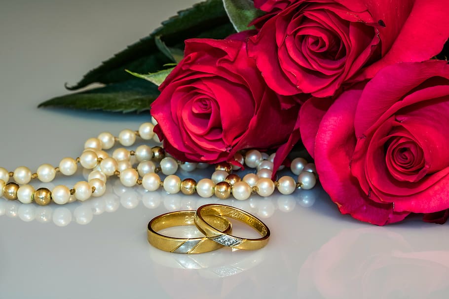 Wedding Ring Designs, everyday traces in rings, still life, pearl wedding, engraving Free HD Wallpaper