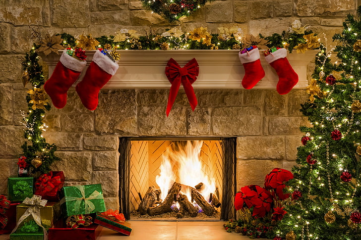 Christmas Fireplace Decor, december, cultures, santa claus, glowing Free HD Wallpaper