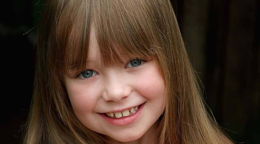 Connie Talbot Family, front view, happiness, looking at camera, emotion Free HD Wallpaper