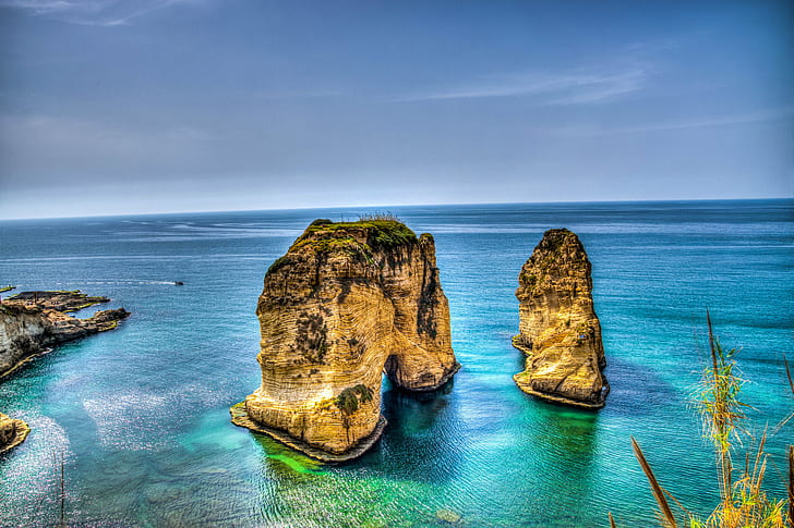 Raouche Lebanon, pigeons, scenics, summer, raouch