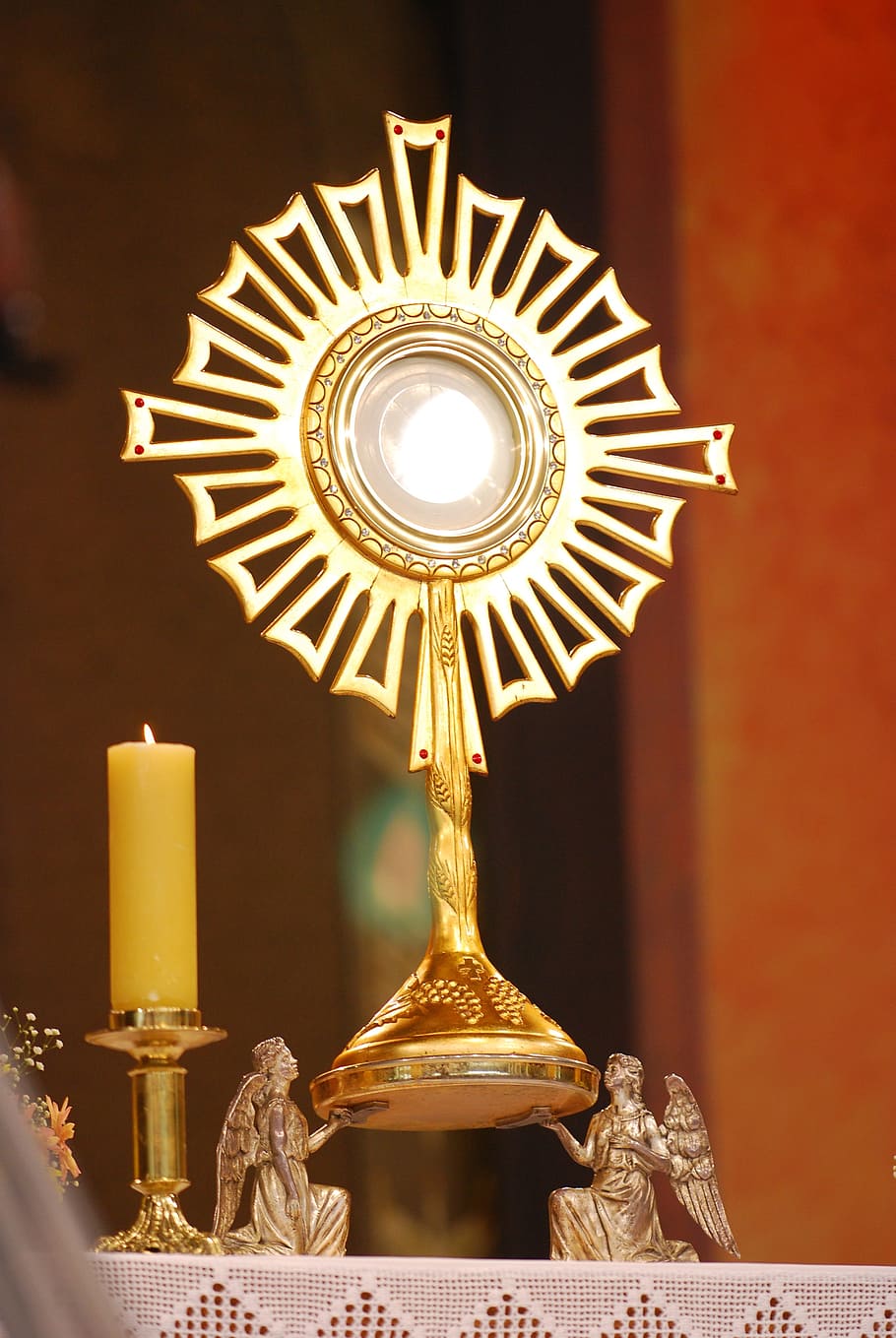 Monstrance Divine Mercy, decoration, glowing, oldfashioned, figurine Free HD Wallpaper