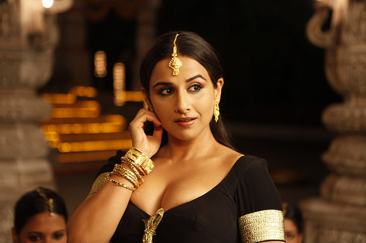 Vidya Balan Bold, vidya balan, the dirty picture, saree