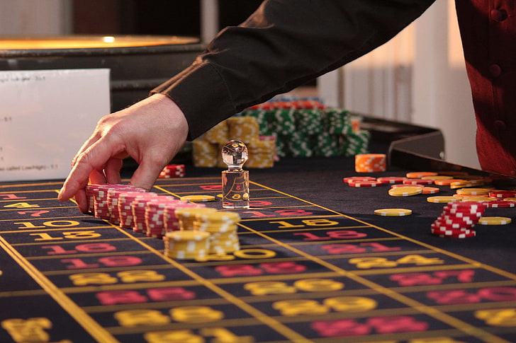 Online Casino Gambling, selective focus, playing, roulette, game Free HD Wallpaper