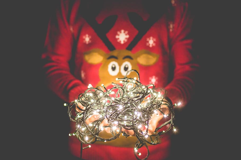 Downloadable Christmas, holiday, december, holding, studio shot Free HD Wallpaper