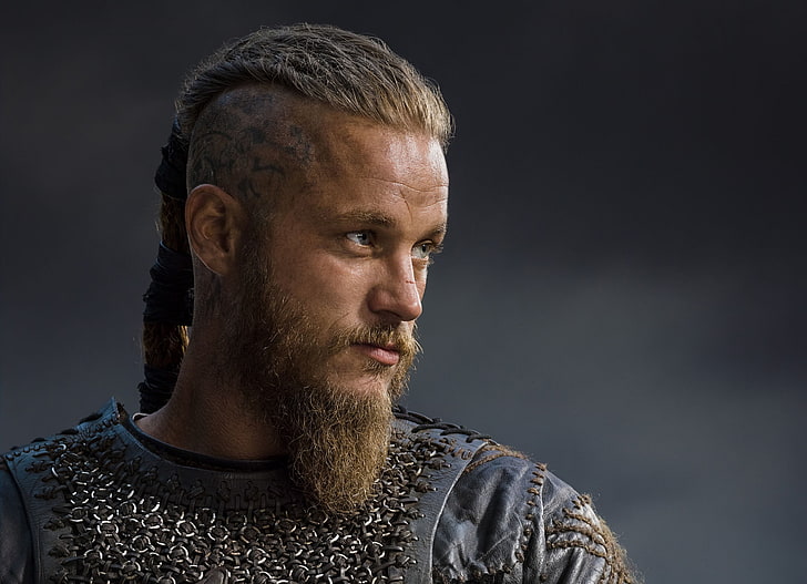 Ragnar Lothbrok Beard Style, confidence, men, the vikings, smiling Free HD Wallpaper