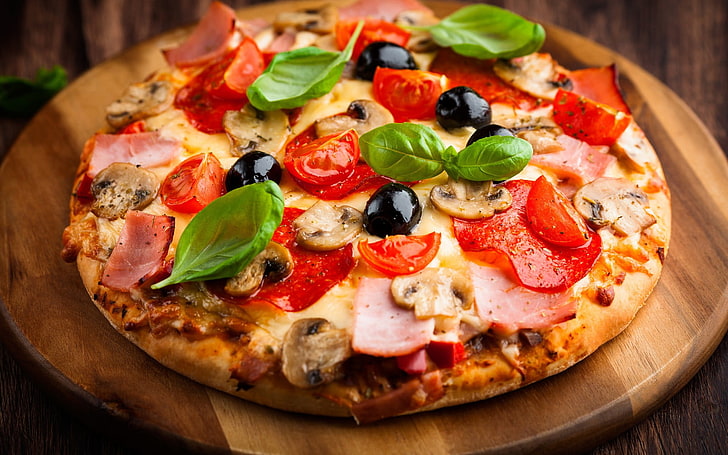 Real Pizza in Italy, olive, vegetarian food, freshness, fast food Free HD Wallpaper