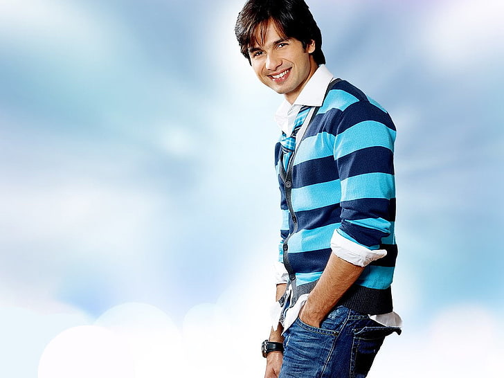 Shahid Kapoor Family, one person, lifestyles, jeans, looking at camera Free HD Wallpaper