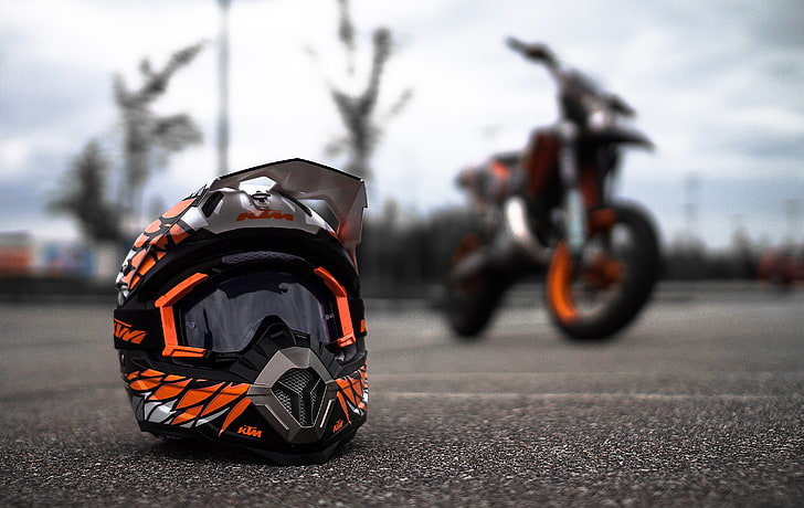 Bell Moto Helmet, competition, biker, motor racing track, outdoors Free HD Wallpaper