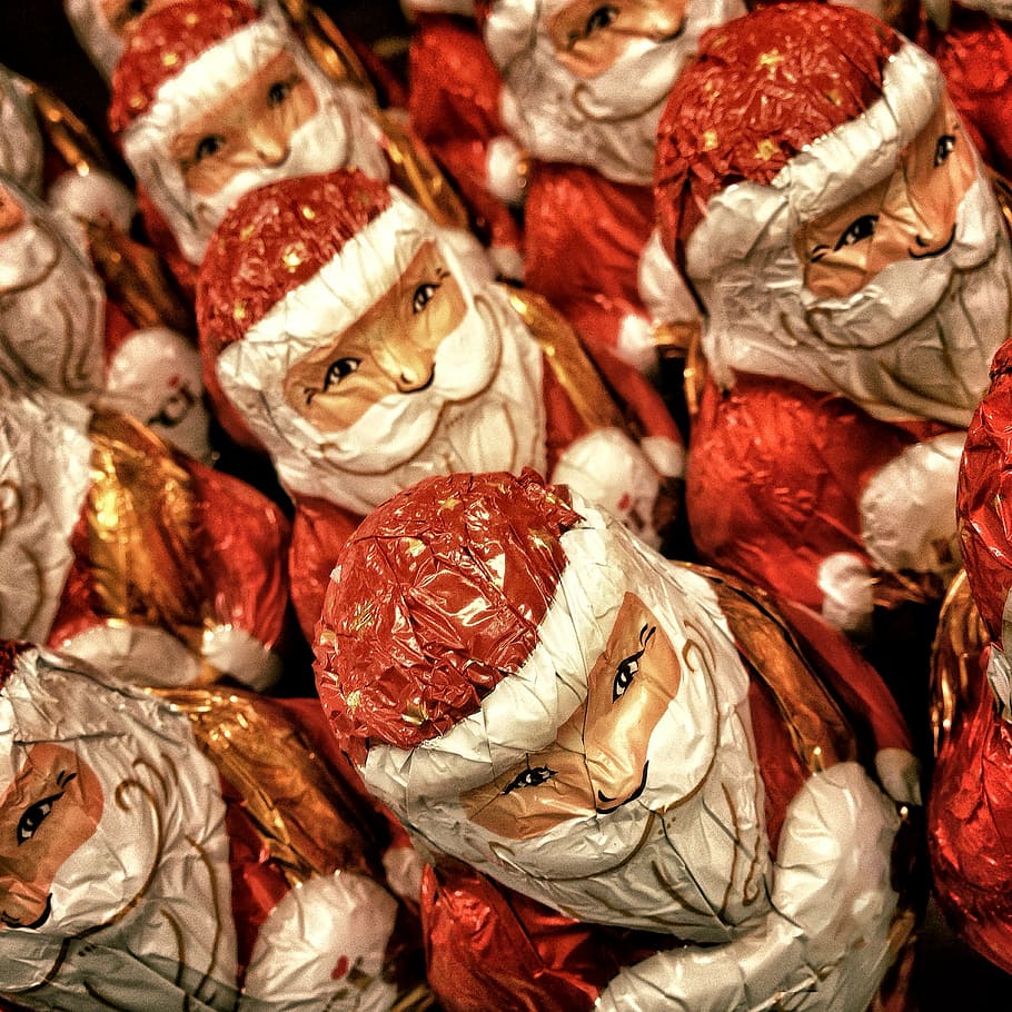 Cioccolato Svizzero, human representation, retail, closeup, santa