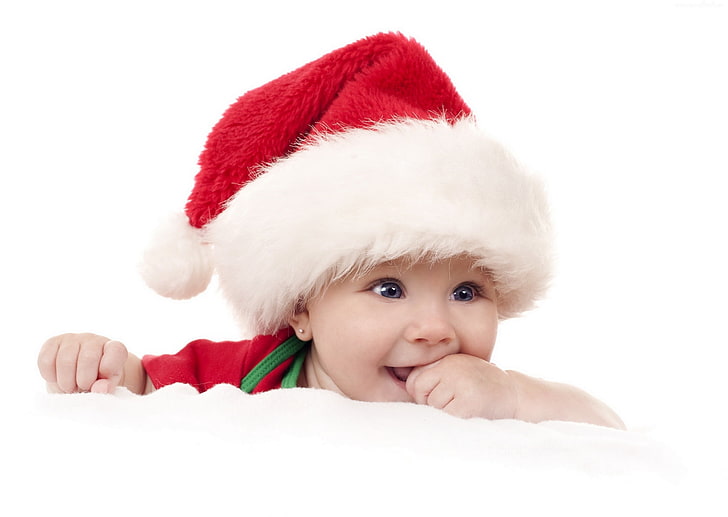 Baby Yoda Funny Pics, christmas, smiling, happiness, childhood Free HD Wallpaper