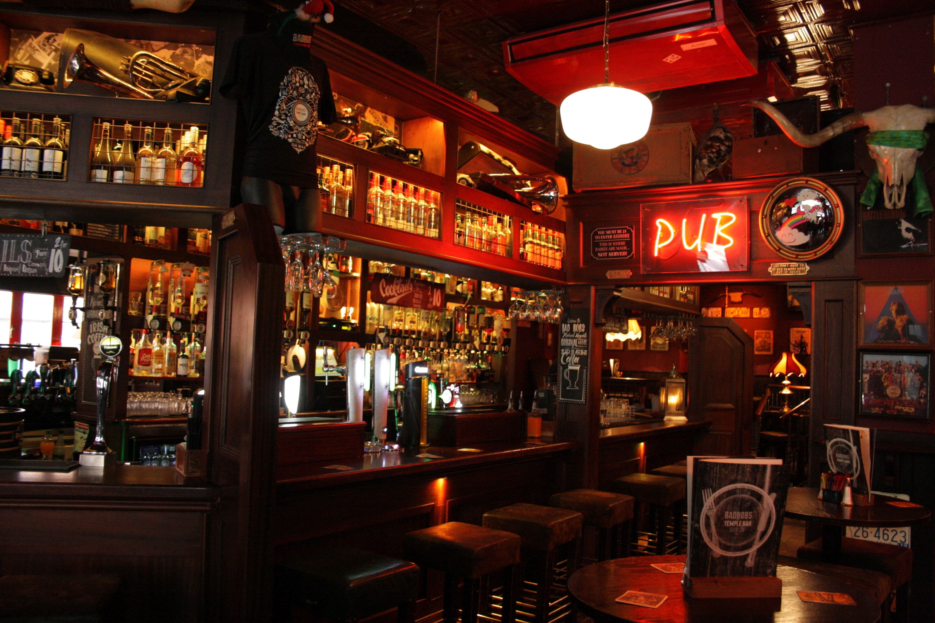 Dublin Ireland Nightlife, bar drink establishment, refreshment, alcohol, food and drink