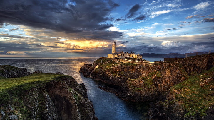 Lighthouse Engineering, architecture, beauty in nature, ireland, sunlight Free HD Wallpaper