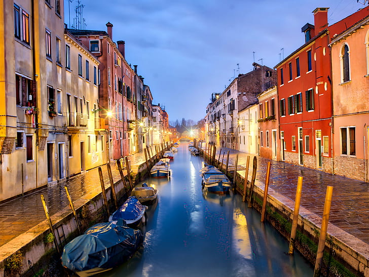 Milan City View, cityscape, venice  italy, night, grand canal Free HD Wallpaper