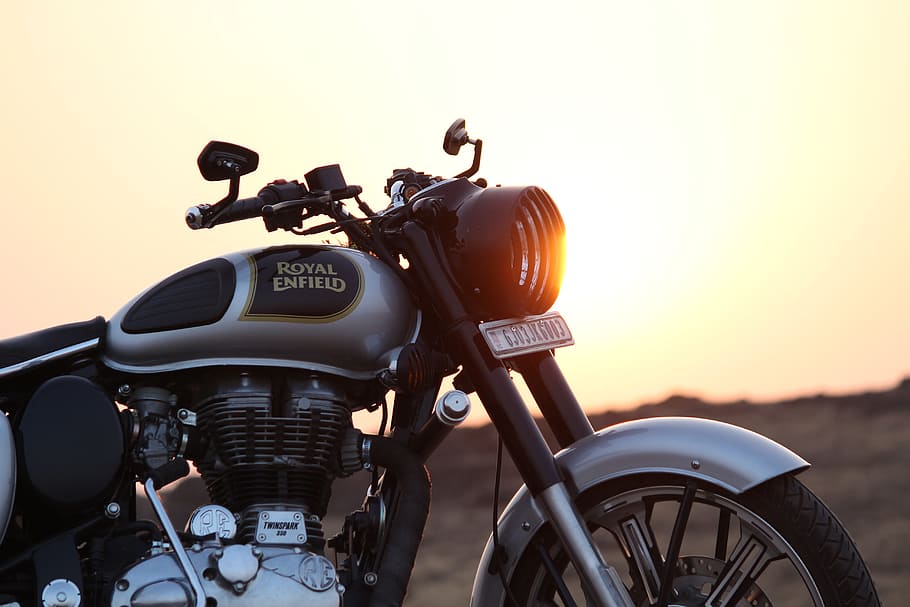 Royal Enfield Electra 350, sports helmet, headlight, closeup, royal enfield Free HD Wallpaper