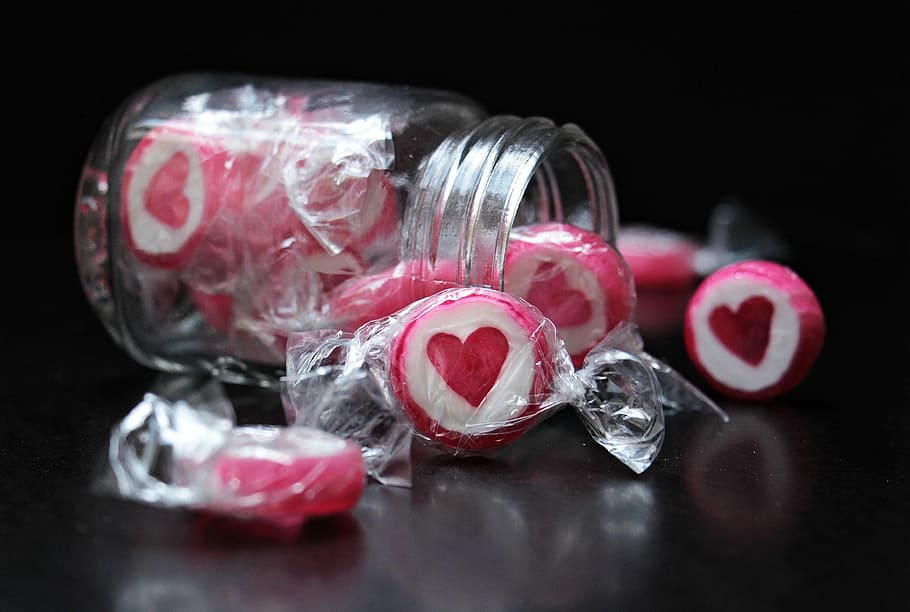 sucking candies, greeting, glass, valentines day Free HD Wallpaper