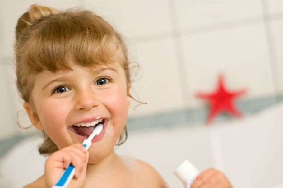 Parents Brushing Kids Teeth, cleaning, boys, dentist, indoors Free HD Wallpaper