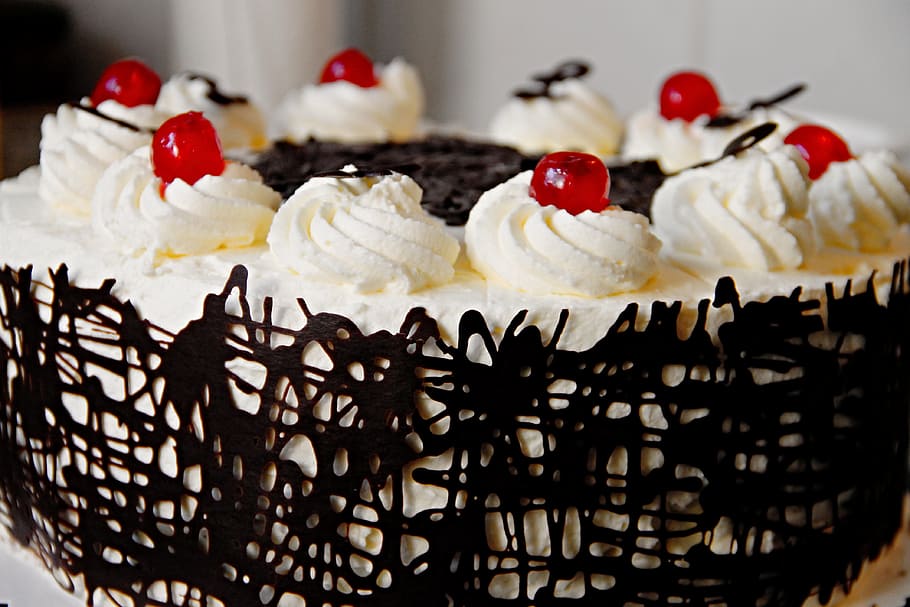 Birthday Cakes Shops Bakery, calories, dessert, luxury, indulgence Free HD Wallpaper