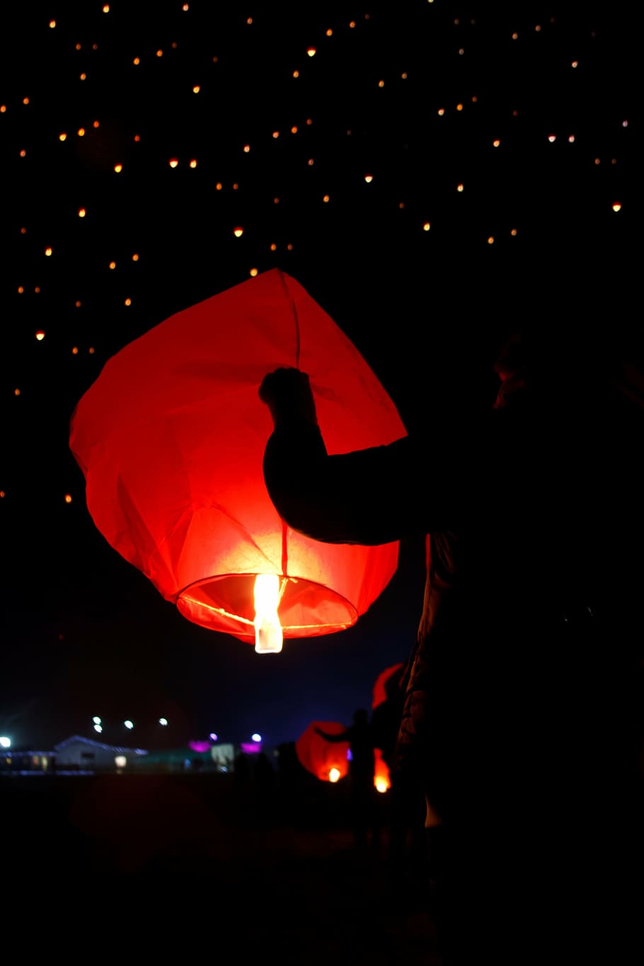 Memorial Paper Lanterns, incidental people, glowing, dark, paper lantern Free HD Wallpaper