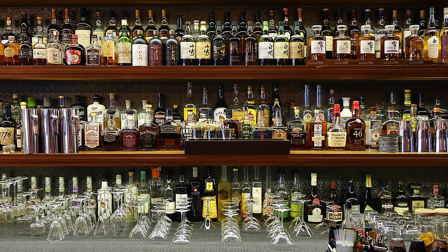 Alcohol Display, side by side, drink, arrangement, refreshment Free HD Wallpaper