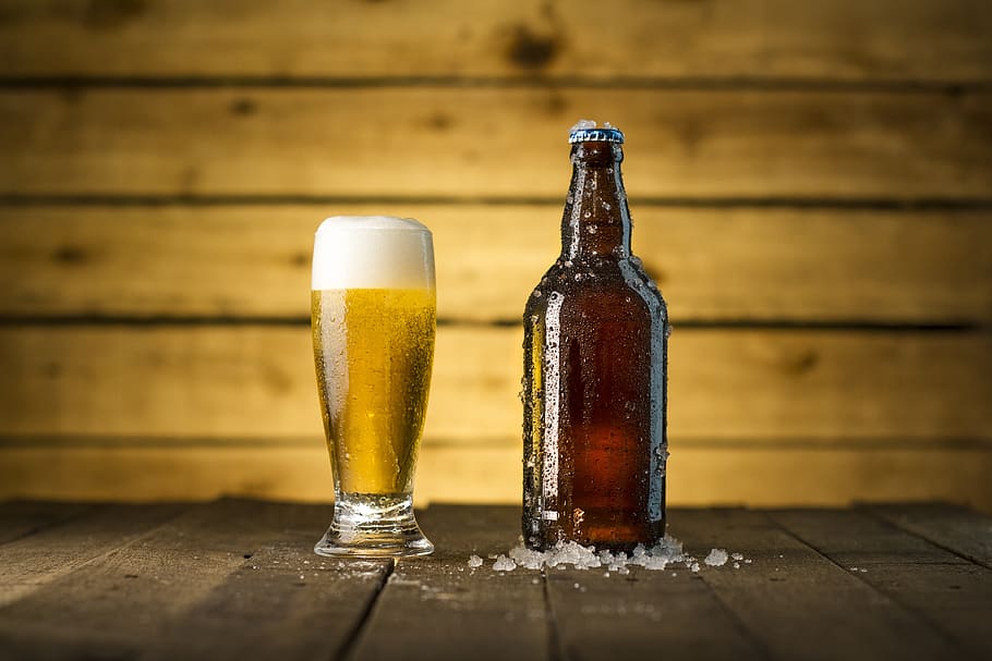 Beer Bottle Sizes, glass  material, table, bottle label, glass with foam Free HD Wallpaper