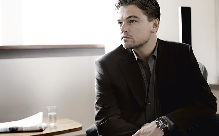 Leonardo DiCaprio at 25, place of work, corporate business, men, office worker Free HD Wallpaper