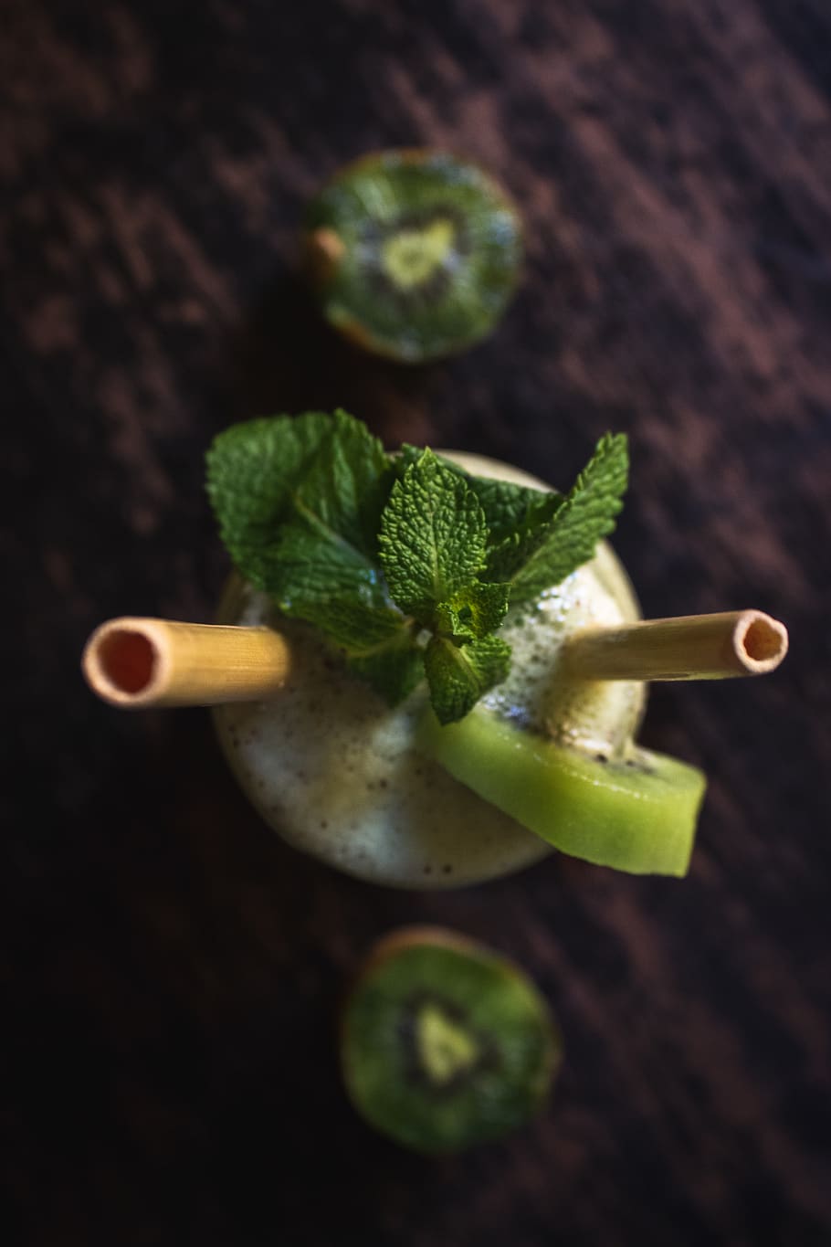 green color, aperitif, mint leaf  culinary, fruit