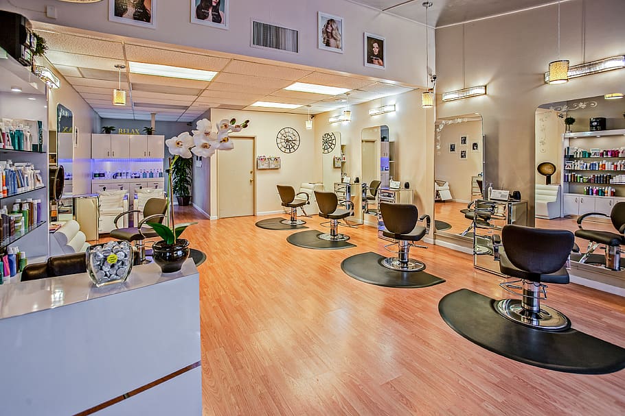 Hair Stylist, dry bar del mar, table, bottle, mirror