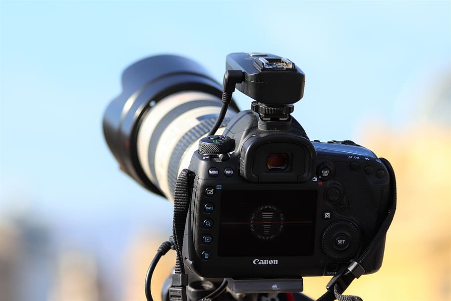 Canon DSLR Lenses, focus on foreground, tripod, filming, slr camera Free HD Wallpaper