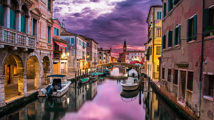 Italian Culture, town, nautical vessel, reflection, gondola  traditional boat Free HD Wallpaper