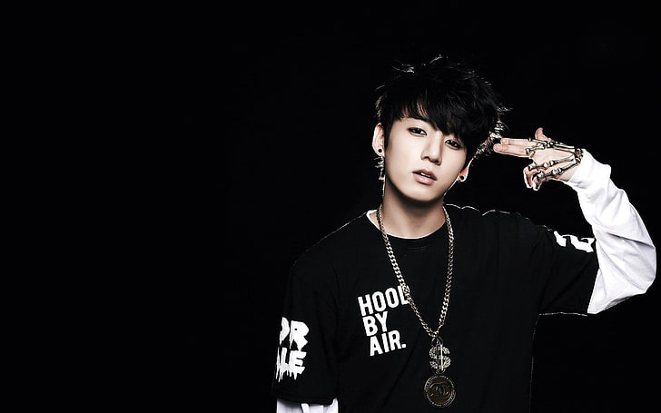 Jung Kook BTS, looking at camera, jungkook singer, studio shot, copy space Free HD Wallpaper