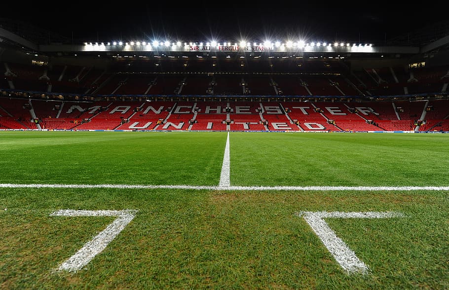 Manchester United Old Trafford Stadium, floodlit, soccer field, old trafford, time