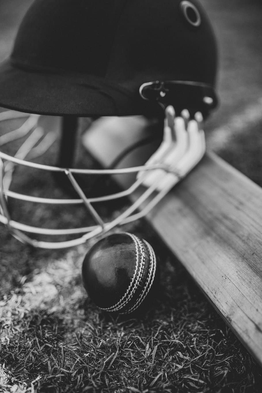 Cricket Bat Evolution, wood  material, blackandwhite, cricket bat, playing Free HD Wallpaper