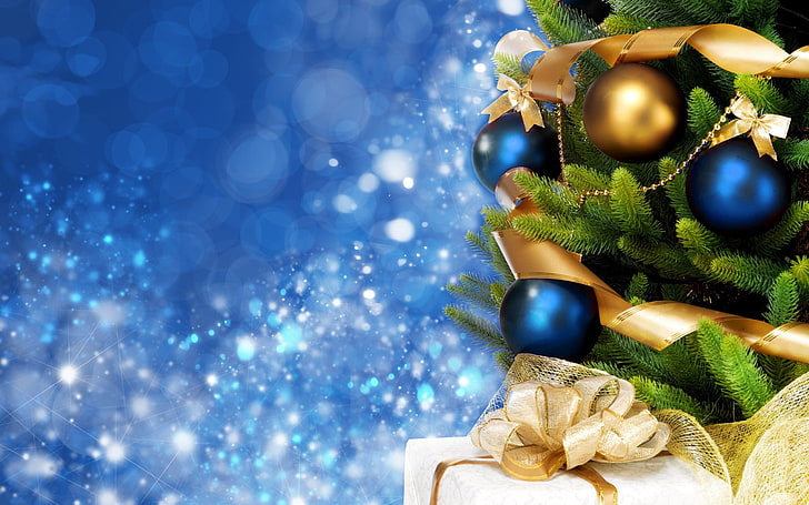 Snowy Christmas Tree, christmas, ornate, year, presents Free HD Wallpaper