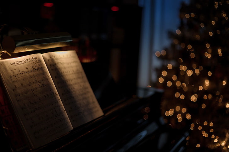 Electronic Music, defocused, focus on foreground, holiday, dark Free HD Wallpaper