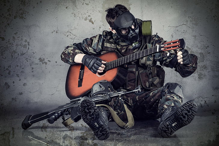 Blurred People, camouflage, ammunition, gun, musician