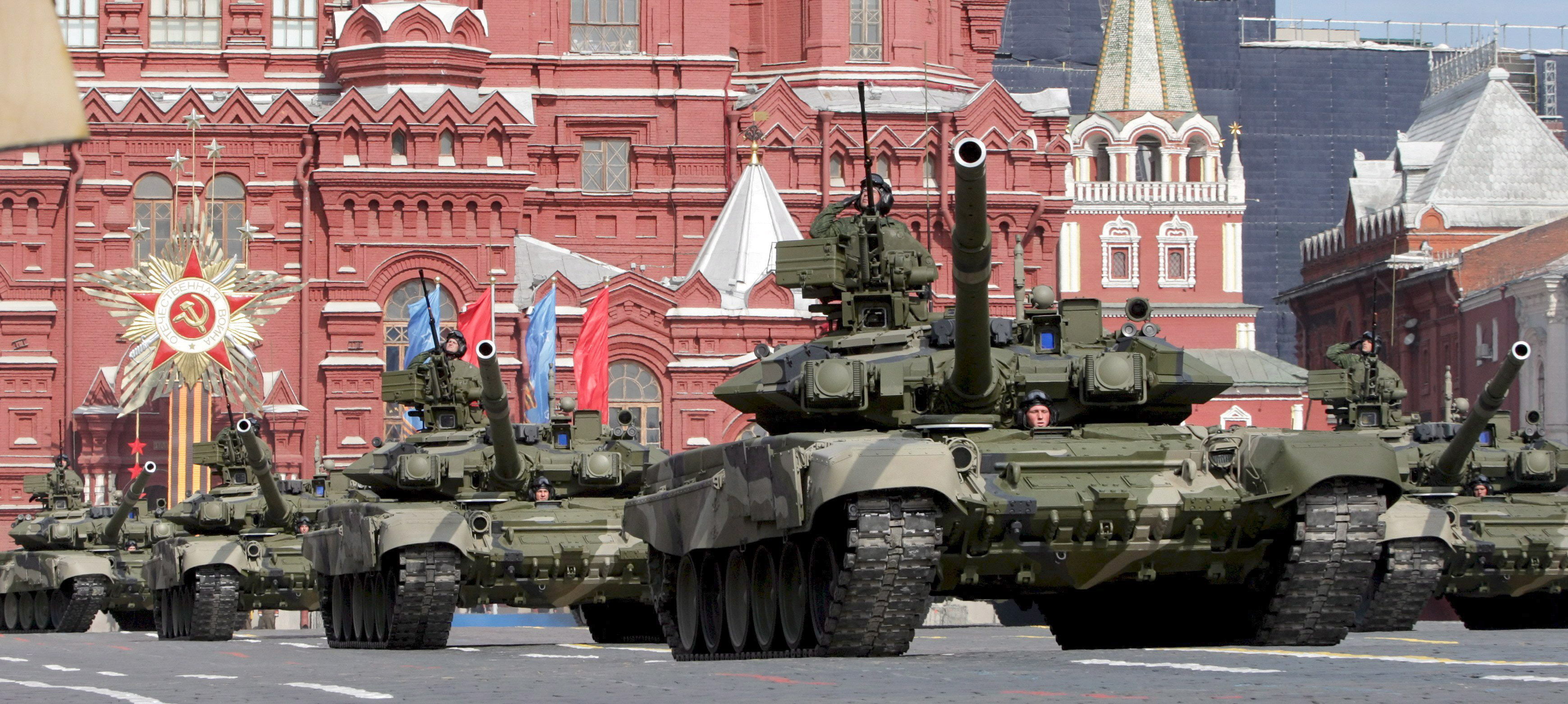 Russian Tank Convoy, armored vehicle, kremlin, city, army