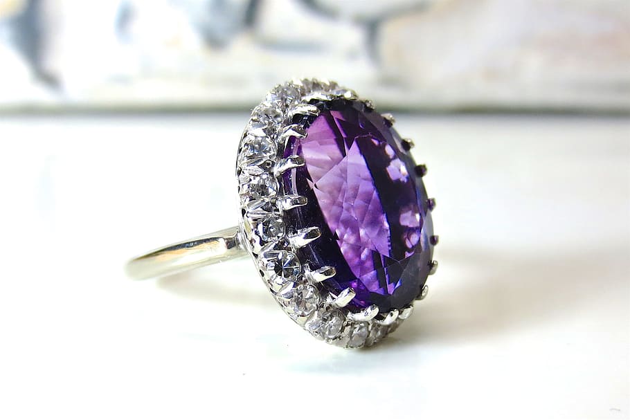 Amethyst Brooch, romantic, shiny, elegance, gift Free HD Wallpaper