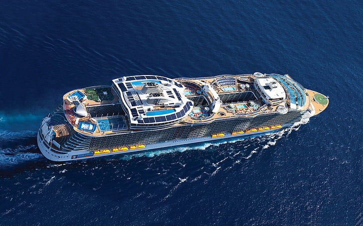 Royal Caribbean Biggest Ship, aquatic sport, water, sea, real people Free HD Wallpaper